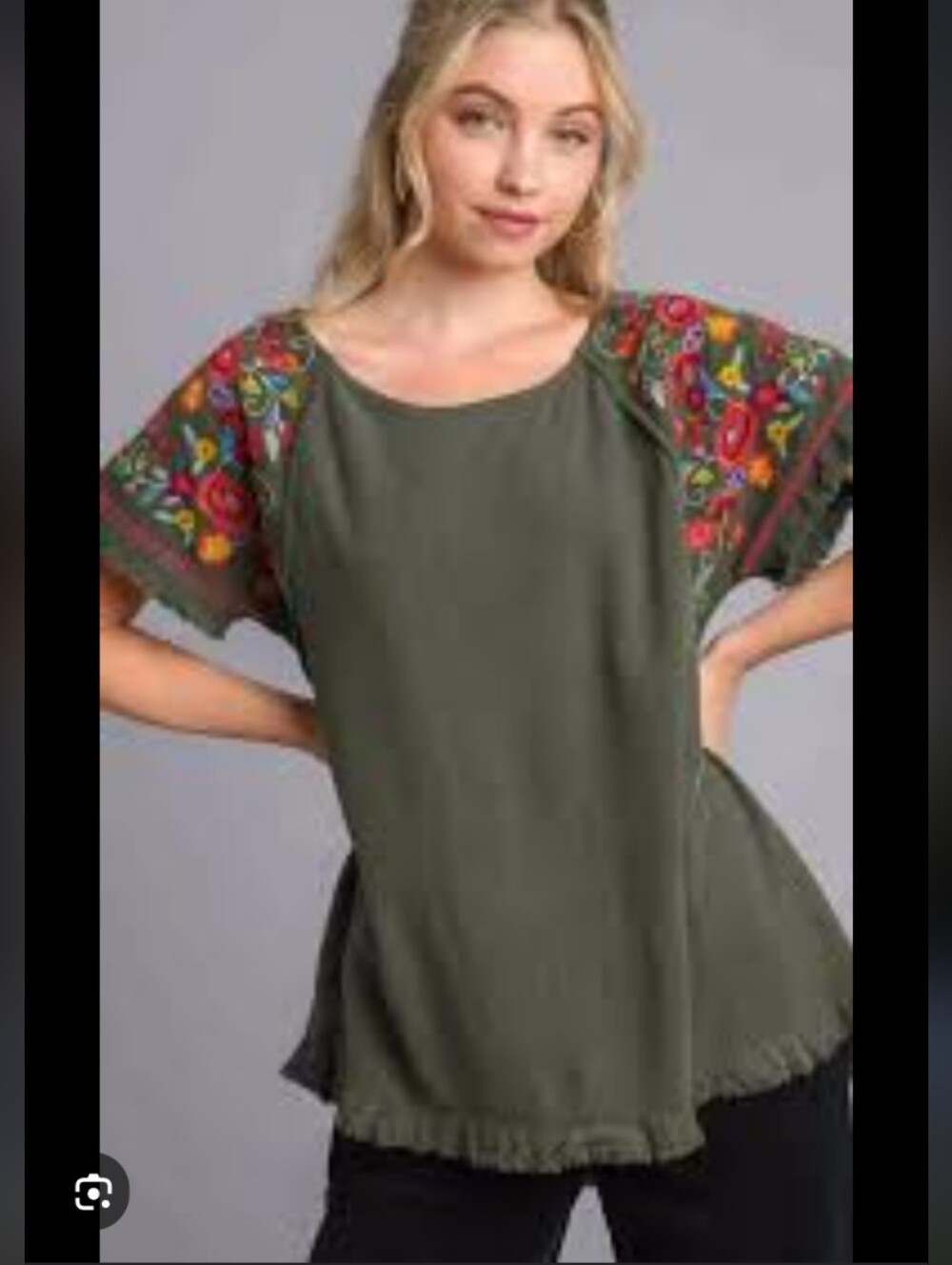 Umgee floral embroidered linen top with bell sleeves & frayed hems in Army NWT